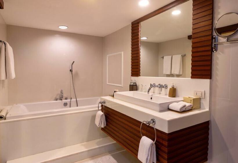 سوئیت با تخت بزرگ, Dusit Thani Pattaya