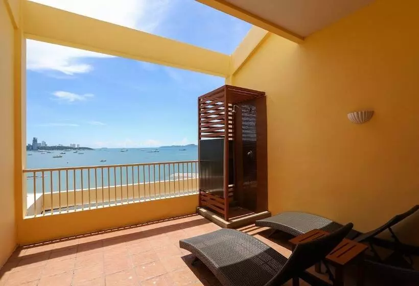 クラブルーム, Dusit Thani Pattaya