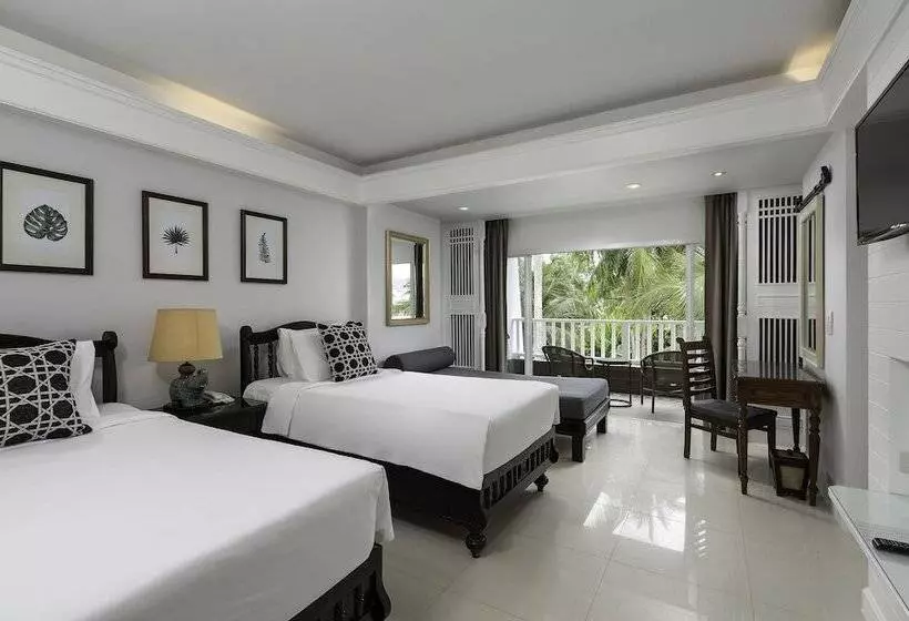 اتاق لوکس با چشم‌انداز استخر, Thavorn Palm Beach Resort Phuket
