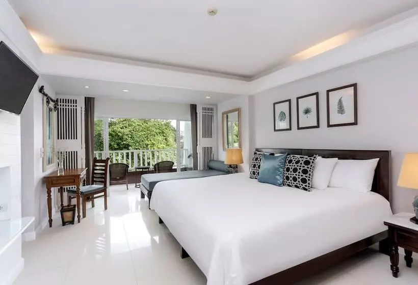 اتاق لوکس با چشم‌انداز استخر, Thavorn Palm Beach Resort Phuket