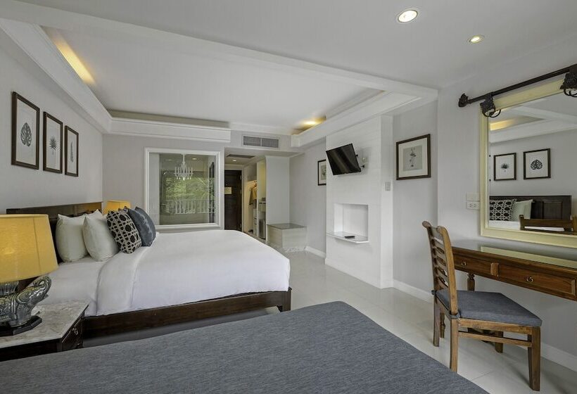 プールの見えるデラックスルーム, Thavorn Palm Beach Resort Phuket