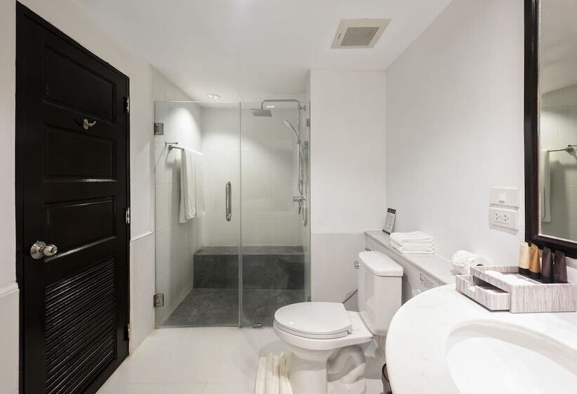 プールの見えるデラックスルーム, Thavorn Palm Beach Resort Phuket