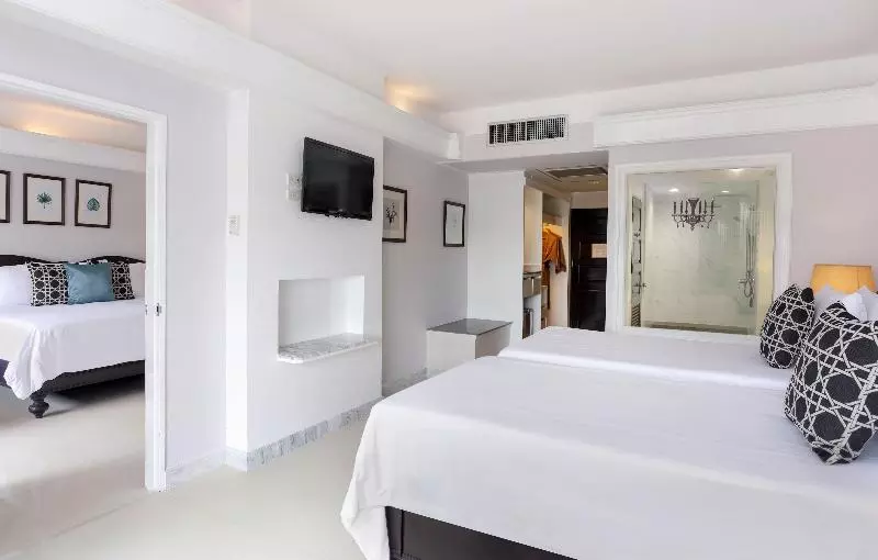 اتاق خانوادگی تودرتو, Thavorn Palm Beach Resort Phuket