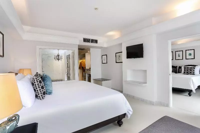 اتاق خانوادگی تودرتو, Thavorn Palm Beach Resort Phuket