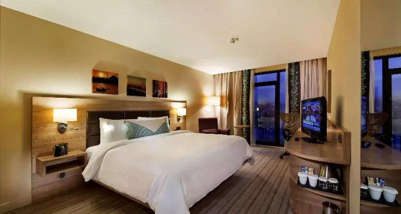 اتاق لوکس با چشم‌انداز استخر, Thavorn Palm Beach Resort Phuket