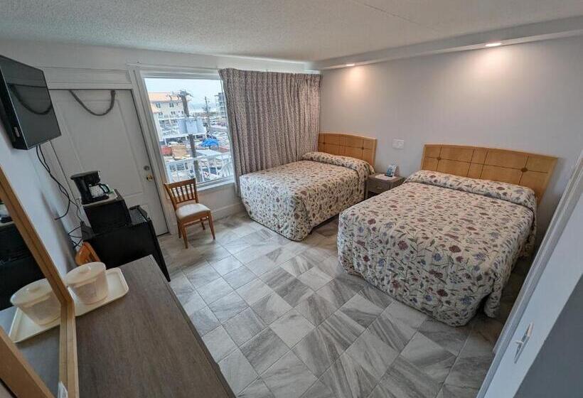 디럭스 룸, Admiral Resort Motel