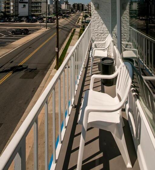 חדר סטנדרט עם מיטת קינג, Admiral Resort Motel