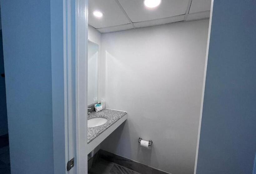 חדר דלוקס עם מיטת קינג, Admiral Resort Motel