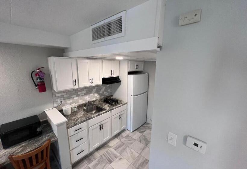 חדר דלוקס עם מיטת קינג, Admiral Resort Motel