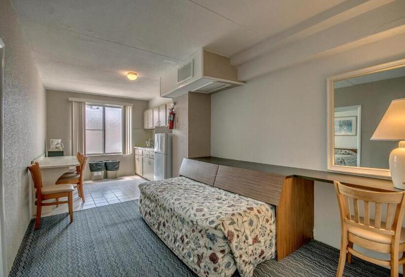 패밀리 스위트, Admiral Resort Motel