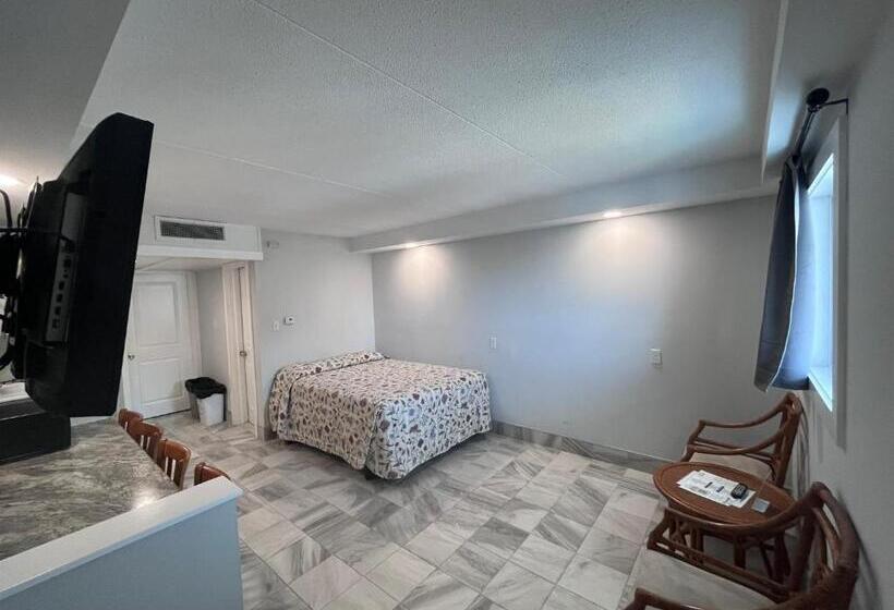 סוויטה דלוקס, Admiral Resort Motel