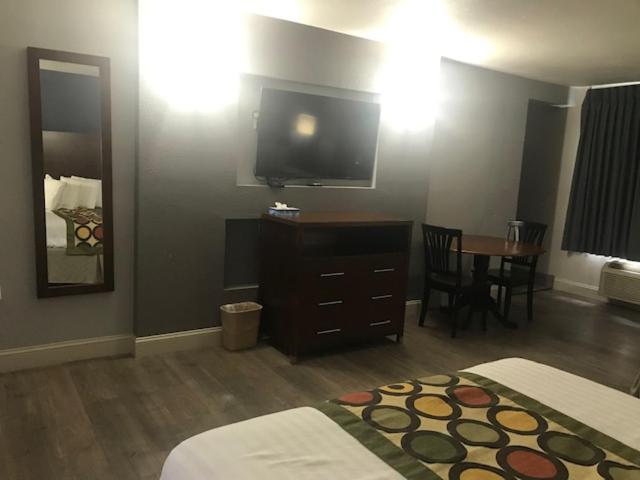 سوییت لوکس, Alamar Resort Inn