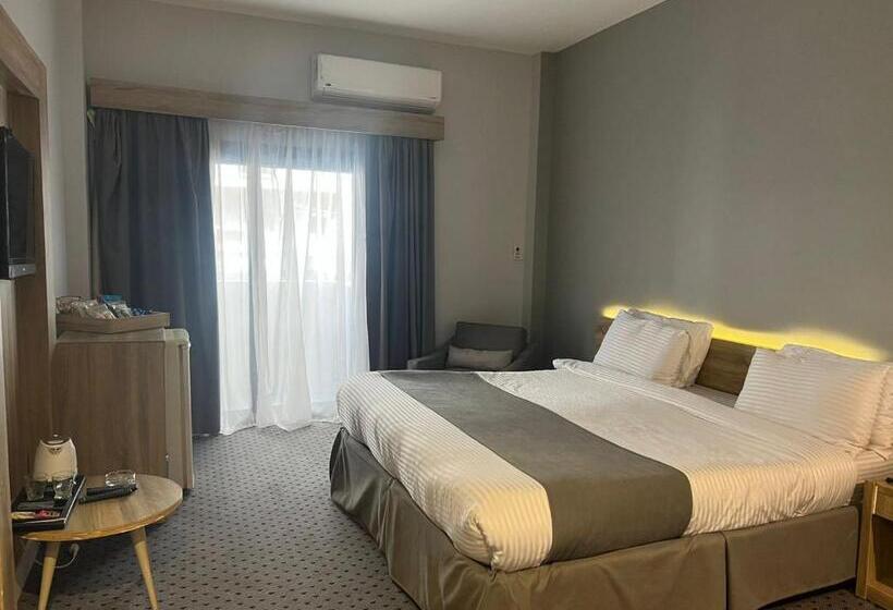 سوییت سوپریور, Atlas International Hotels