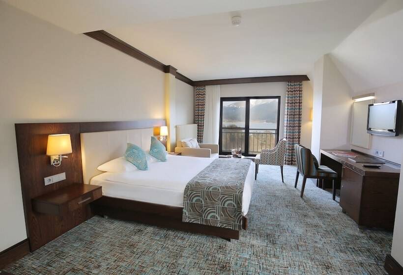 غرفة قياسية مطلّة علي البحيرة, Abant Palace