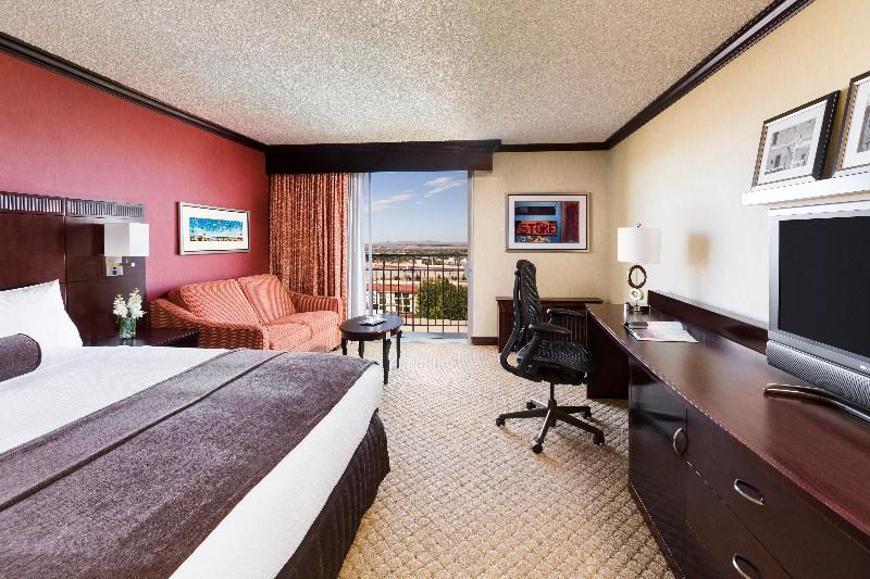 이그제큐티브 룸 킹사이즈 침대, Albuquerque Crowne Plaza, An Ihg