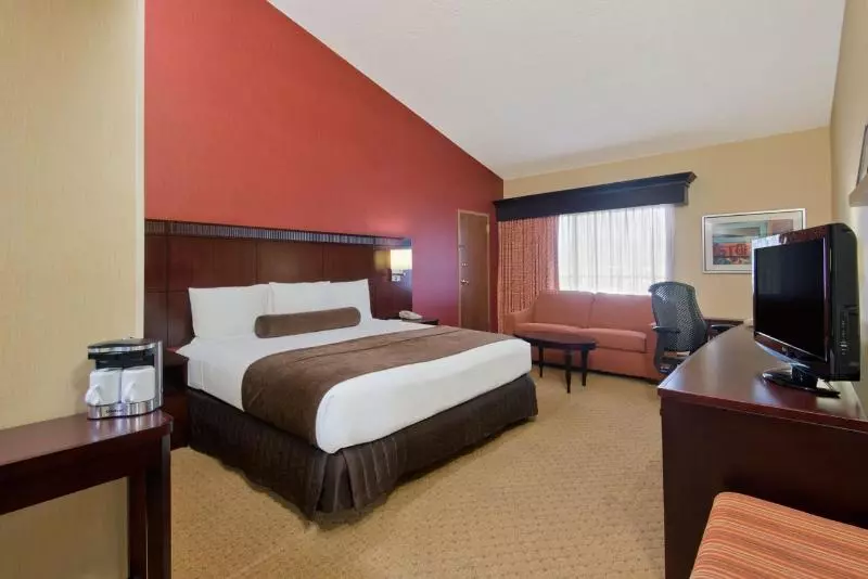 اتاق استاندارد با تخت بزرگ, Albuquerque Crowne Plaza, An Ihg