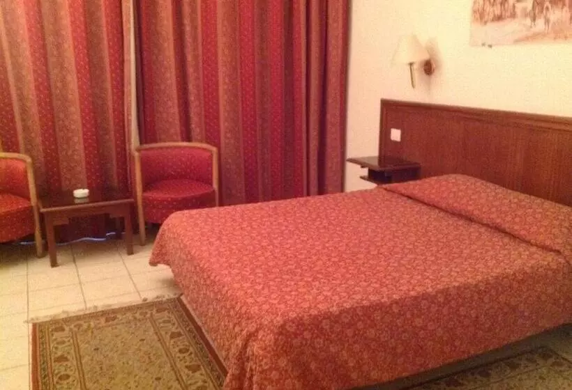 اتاق استاندارد سه نفره, El Hana International