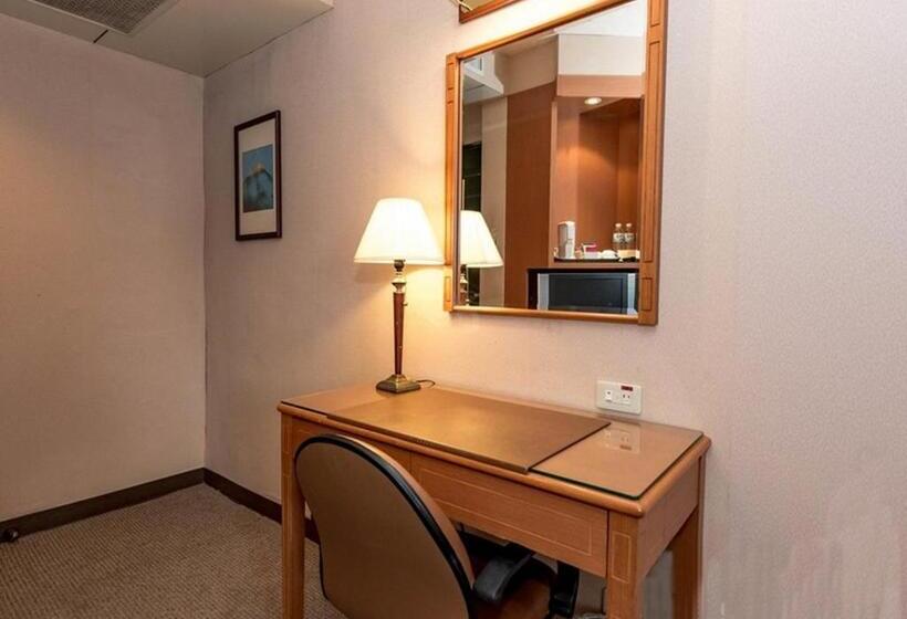 エクゼクティブルーム, First