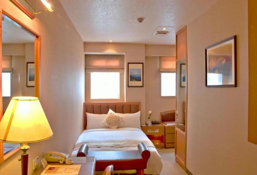 エクゼクティブルーム, First