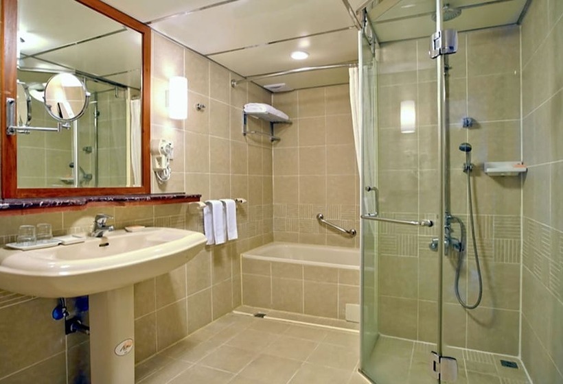 ビジネスルーム, First