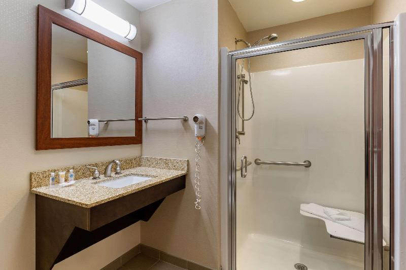 エクゼクティブルーム, First