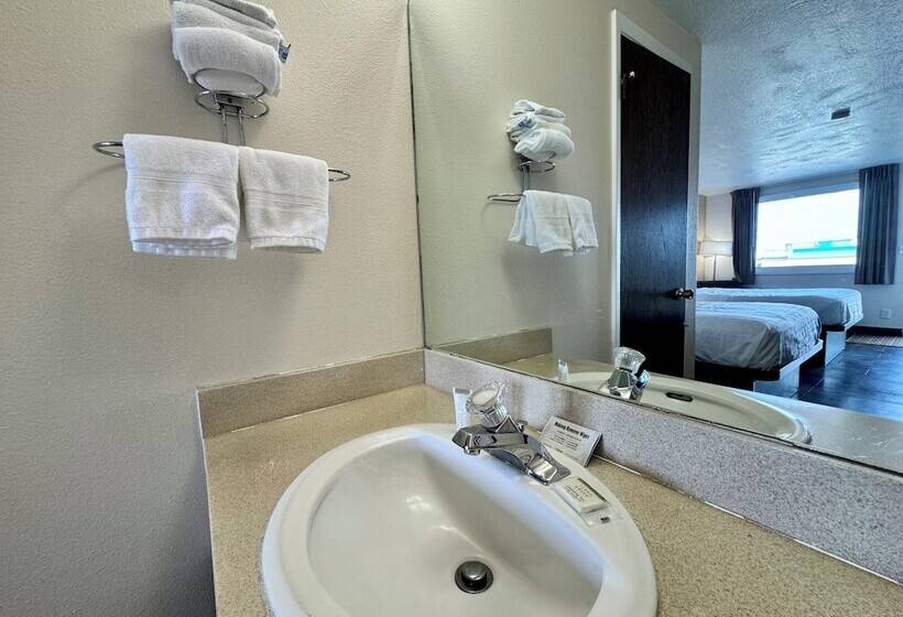 带2个双人床的标准工作室, Hardin Lodge