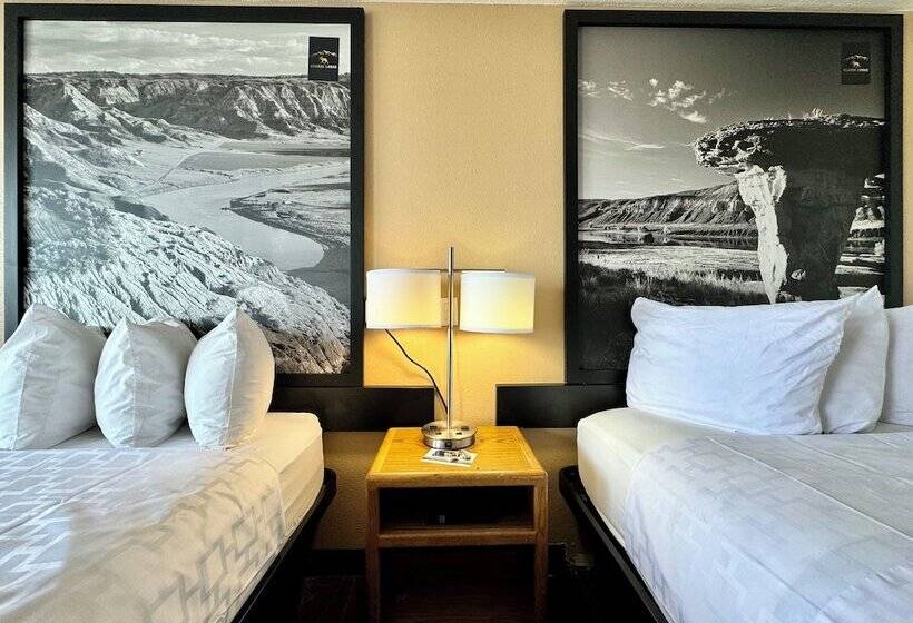 带2个双人床的标准工作室, Hardin Lodge