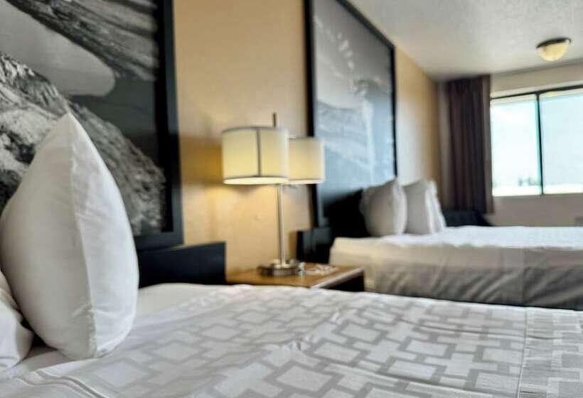 带2个双人床的标准工作室, Hardin Lodge