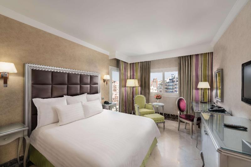 اتاق استاندارد با تخت بزرگ, Hilton Alexandria Corniche