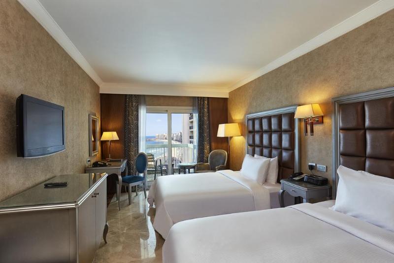 غرفة تنفيذية, Hilton Alexandria Corniche