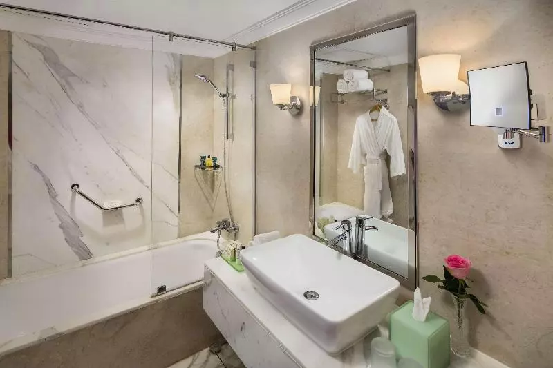 سوئیت با تخت بزرگ, Hilton Alexandria Corniche