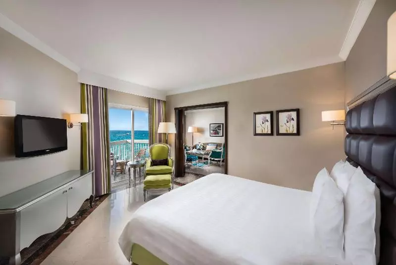 سوئیت با تخت بزرگ, Hilton Alexandria Corniche