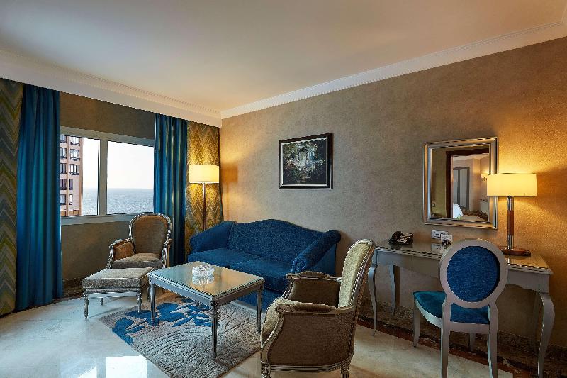 جناح سرير كينج, Hilton Alexandria Corniche