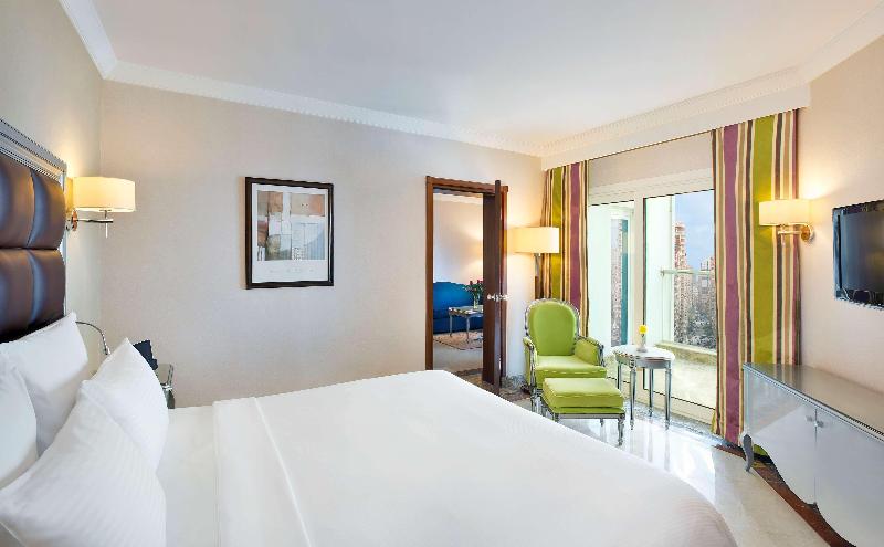 جناح سرير كينج, Hilton Alexandria Corniche