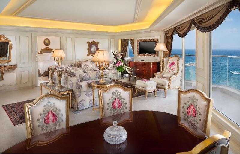 جناح مطلّ علي البحر, Hilton Alexandria Corniche