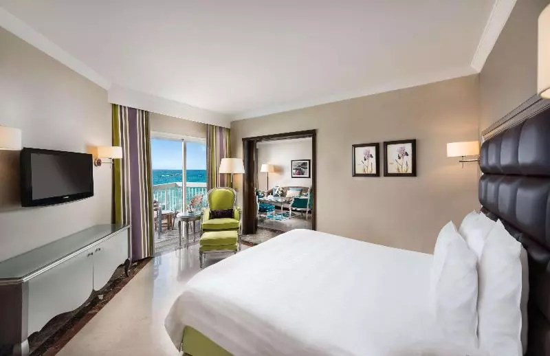سوییت با چشم‌انداز دریا, Hilton Alexandria Corniche