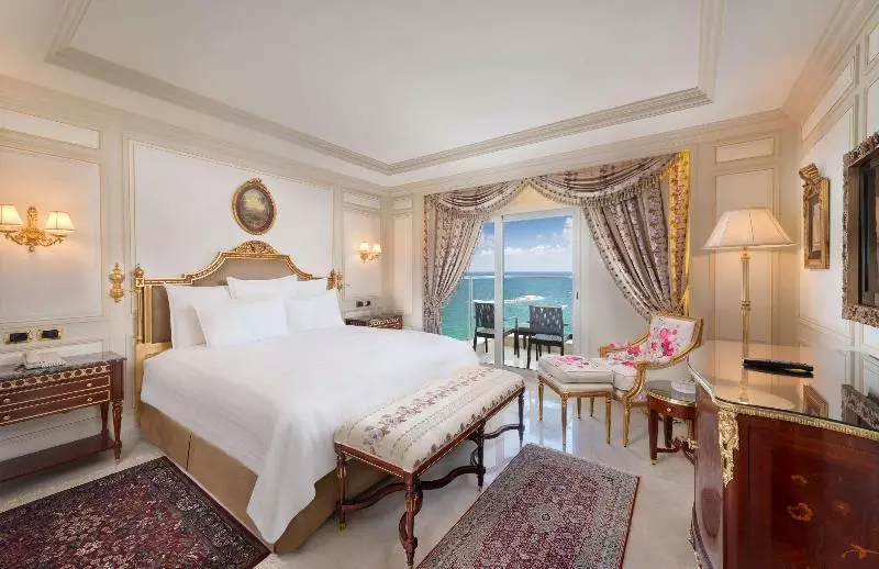 سوییت با چشم‌انداز دریا, Hilton Alexandria Corniche