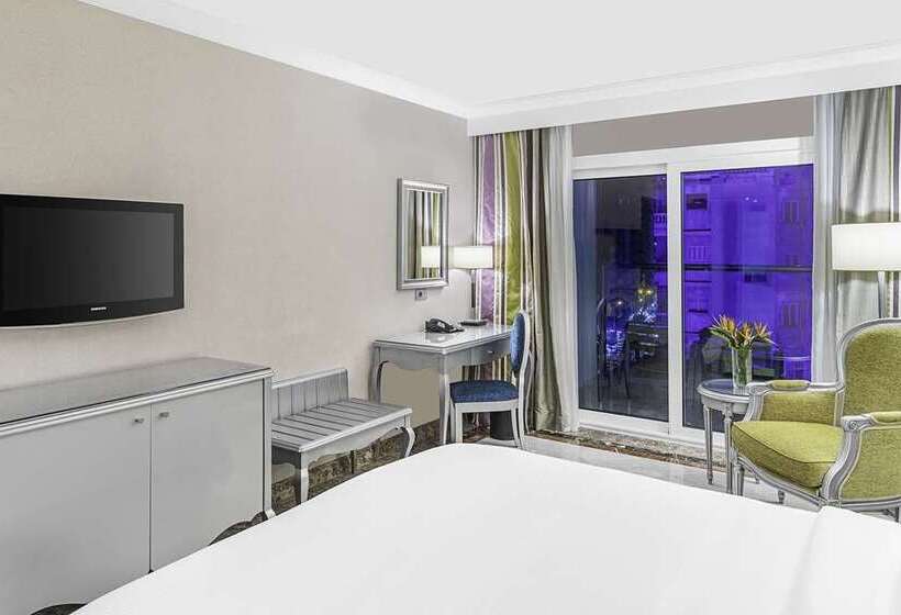 キングサイズベッドのスタンダードルーム, Hilton Alexandria Corniche