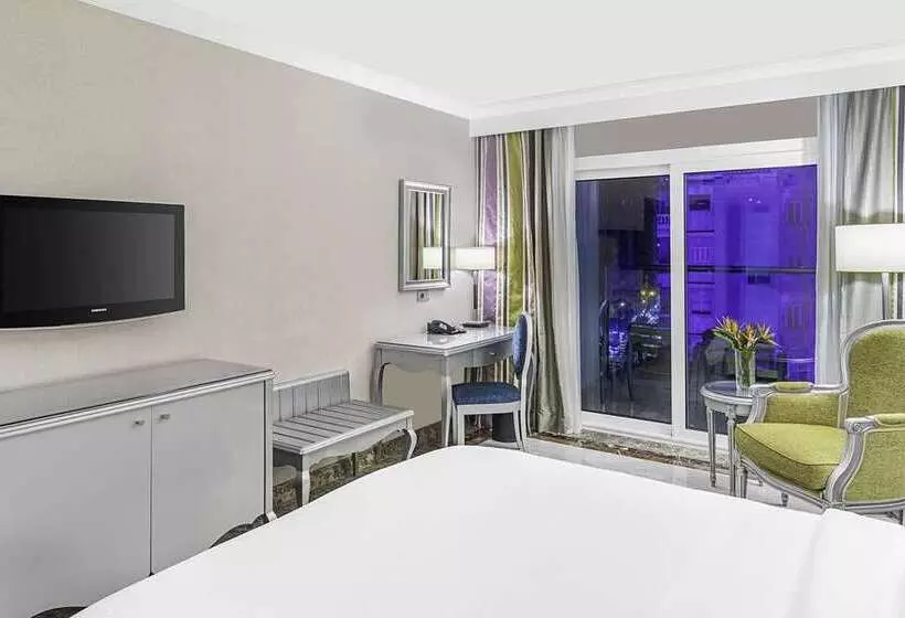 اتاق استاندارد با تخت بزرگ, Hilton Alexandria Corniche