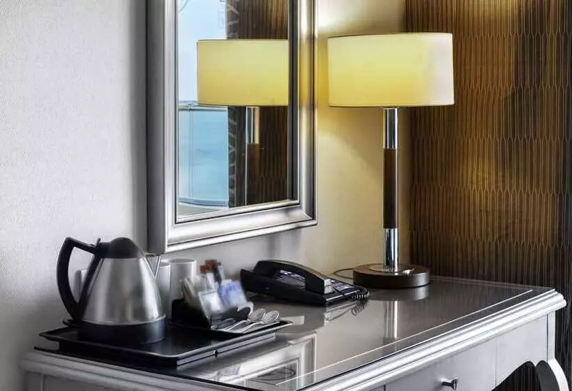 اتاق استاندارد با تخت بزرگ, Hilton Alexandria Corniche