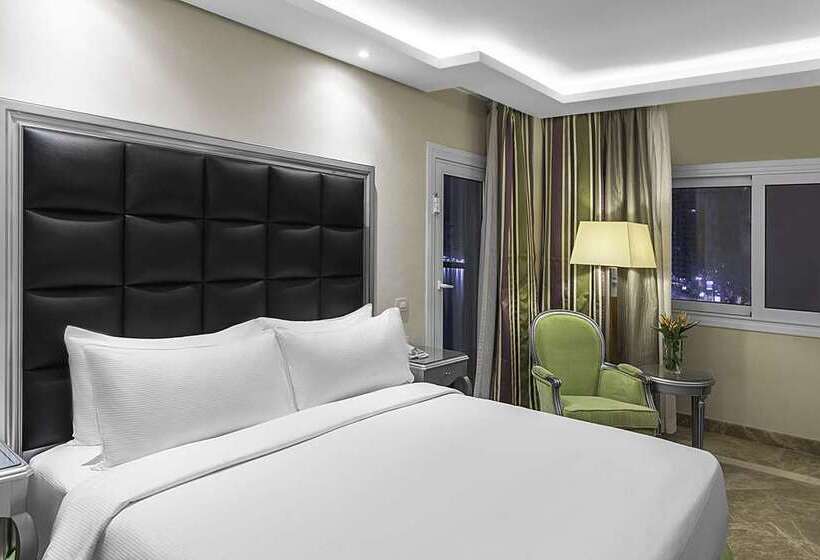 غرفة قياسية سرير كينج, Hilton Alexandria Corniche
