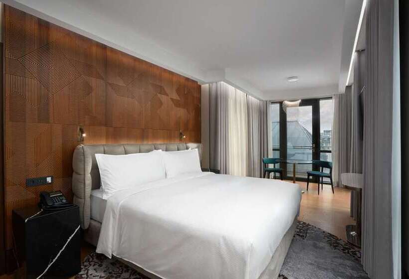 سوئیت رویال, Hilton Alexandria Corniche