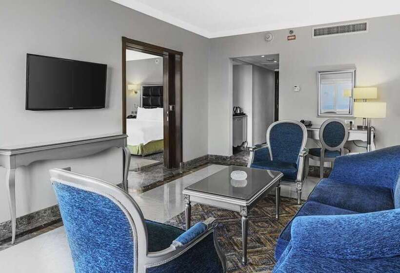 جناح سرير كينج, Hilton Alexandria Corniche