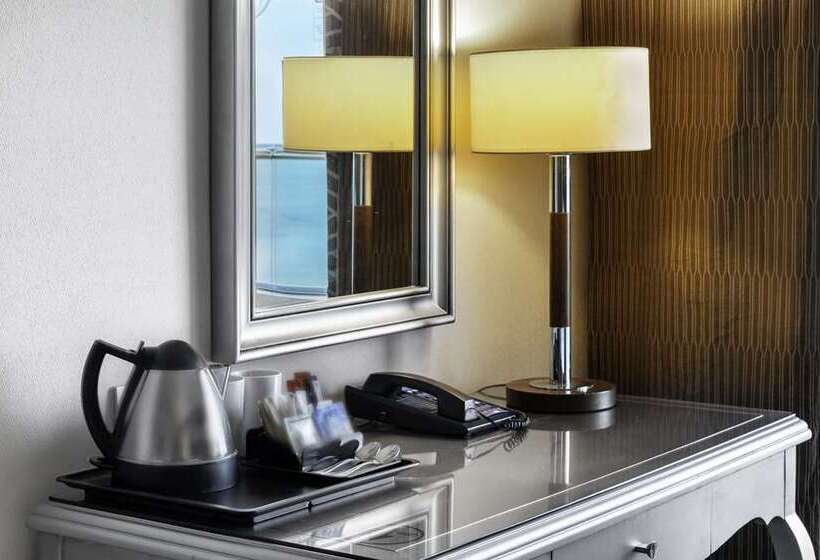 غرفة تنفيذية, Hilton Alexandria Corniche