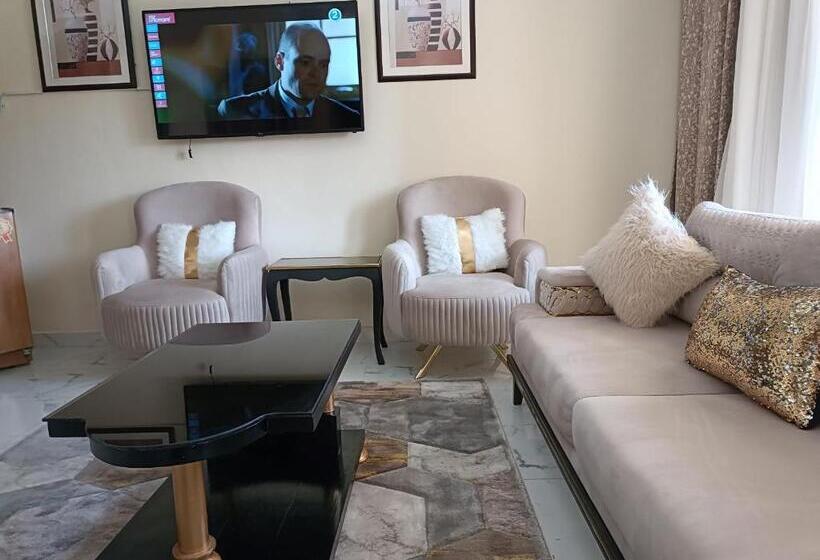 سوییت اجرایی, Indiana