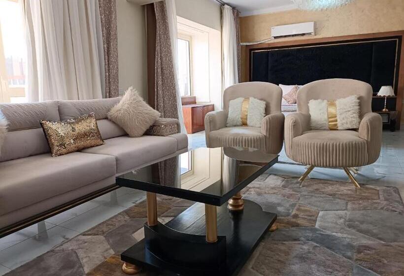 سوییت اجرایی, Indiana