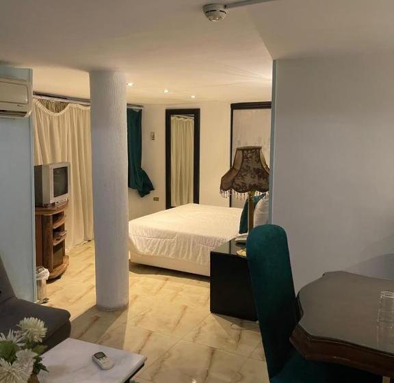 سوییت اجرایی, Indiana