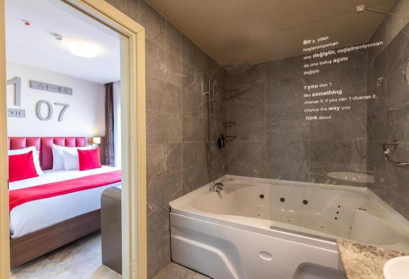 バスタブ付きデラックスルーム, Ramada By Wyndham Istanbul Pera