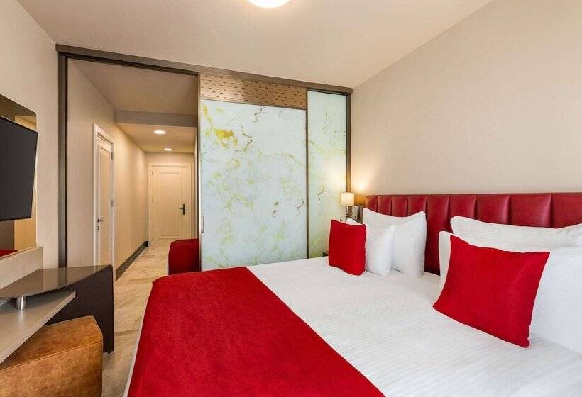 اتاق خانوادگی, Ramada By Wyndham Istanbul Pera