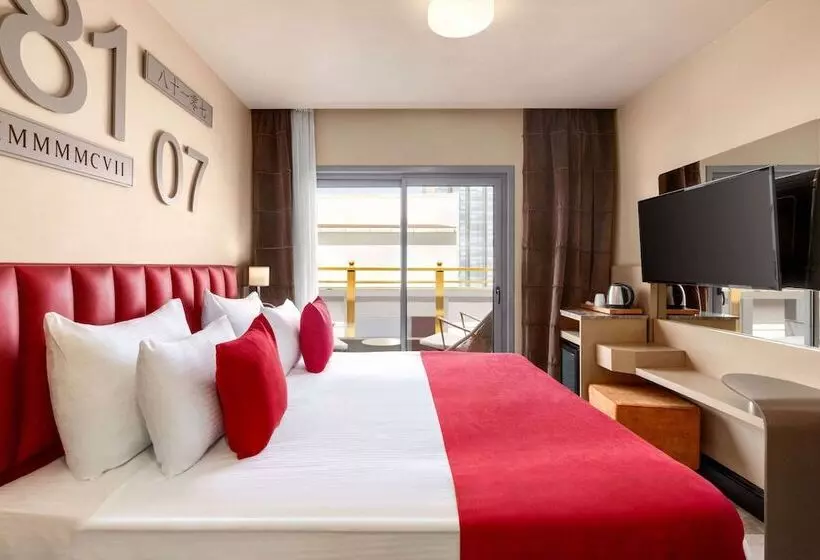 バスタブ付きデラックスルーム, Ramada By Wyndham Istanbul Pera